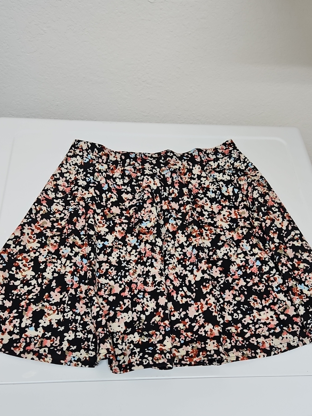 American Rag Floral Skater Skirt in Black, Pink, Cream and Coral Size M New!